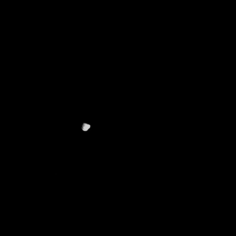 This photo released by NASA/JPL-Caltech/Cornell shows the Comet Tempel 1 as seen by NASA's Stardust craft. NASA's Chris Jones says all the flyby images are stored on the craft. It'll take another six hours for everything to be downloaded. It's the first time a comet has been visited by two different spacecraft. In 2005, another NASA craft named Deep Impact unleashed a copper bullet that carved a crater on Tempel 1. (AP Photo/NASA/JPL-Caltech/Cornell) **NO SALES**