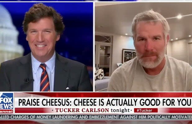 Brett Favre calls for Fox News boycott over Carlson exit