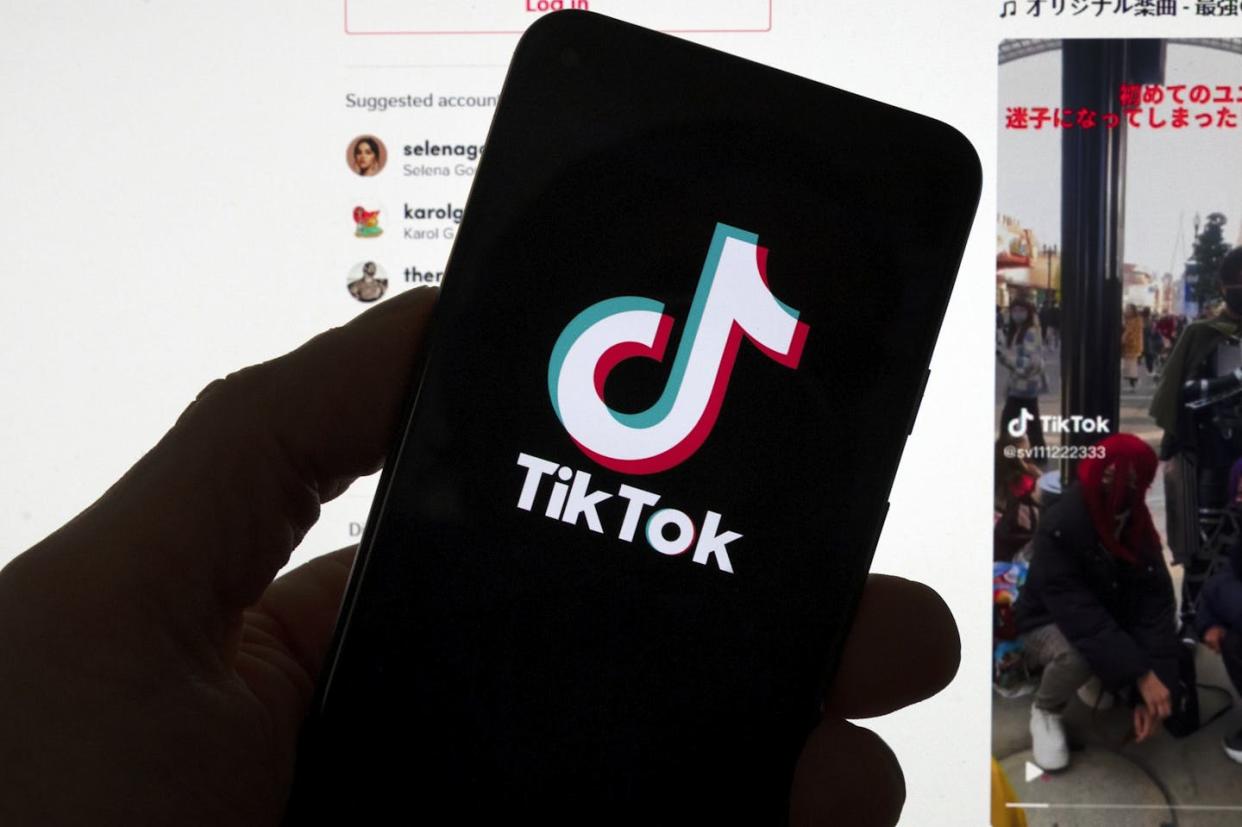 Is a wildly popular social media app a threat to U.S. citizens? <a href="https://newsroom.ap.org/detail/TikTok/0b4859f7cdfb496298dc229d0b257aad/photo" rel="nofollow noopener" target="_blank" data-ylk="slk:AP Photo/Michael Dwyer;elm:context_link;itc:0;sec:content-canvas" class="link ">AP Photo/Michael Dwyer</a>