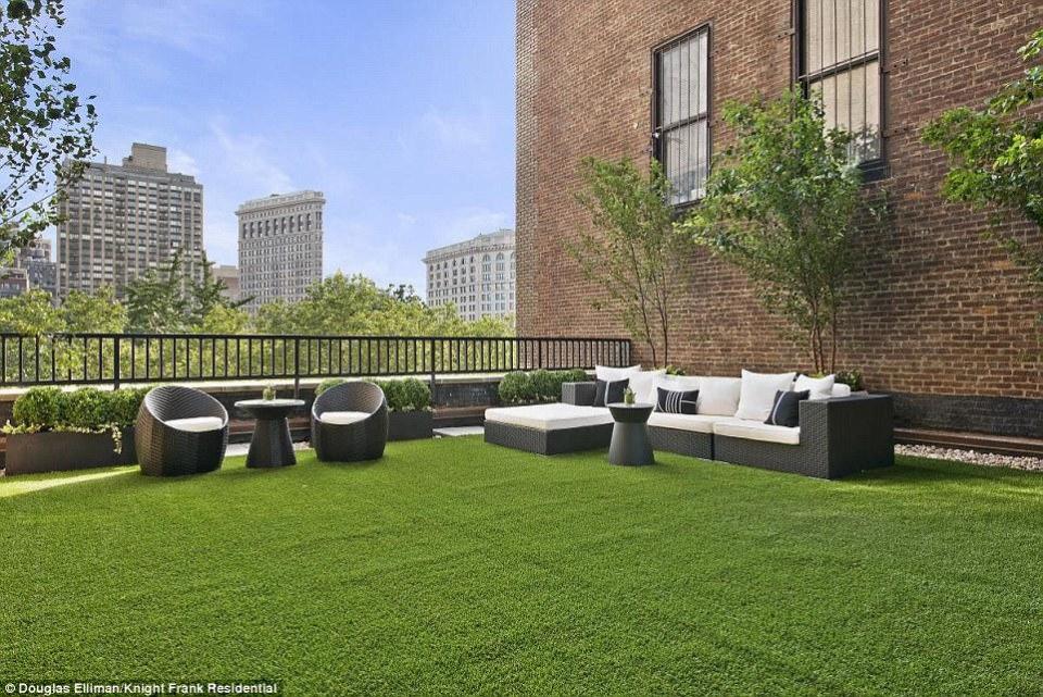 JLO puts $34m NYC penthouse on the market