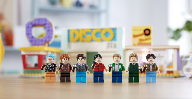 The Lego Ideas BTS Dynamite set – Interview with fan designers