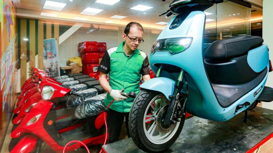 比 Gogoro 2、125c.c. 都省？eMOVING iE125 原廠這樣算