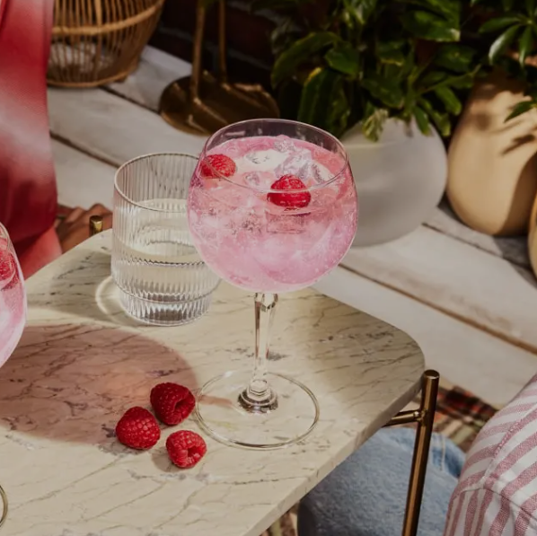 <p>Refreshing, zingy and full of fruity flavours, this spritz recipe is perfect for summer evenings.</p><p><strong>Ingredients:</strong></p><ul><li>50ml Smirnoff Raspberry Crush</li><li>75ml lemonade</li><li>50ml Prosecco</li><li>Ice cube and raspberries, to garnish</li></ul><p><strong>Method:</strong></p><ol><li>Fill glass with ice. </li><li>Add Smirnoff Raspberry Crush</li><li>Add prosecco and lemonade.</li><li>Garnish with 2-3 raspberries and serve.<br></li></ol>