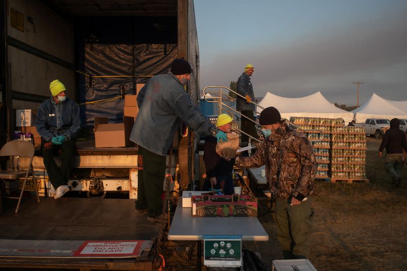 The Wider Image: Oregon inmates find redemption in fighting wildfires