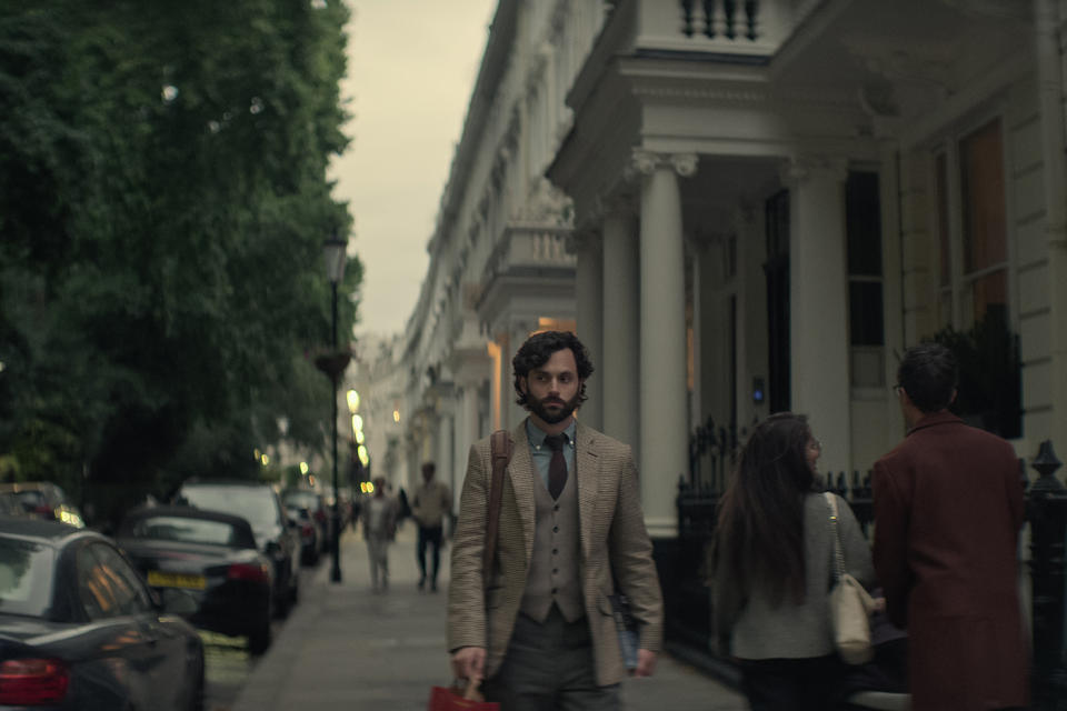 Joe Arrives in London Season 4 for You.  (Netflix)