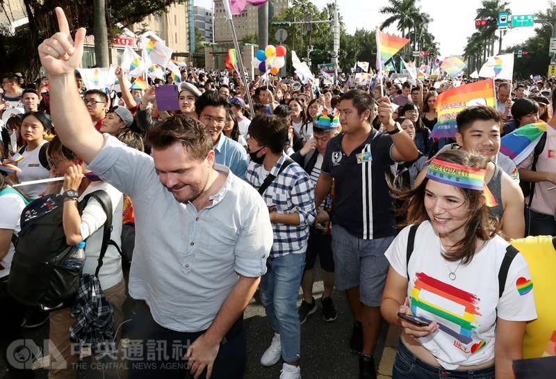 2018台灣同志遊行吸引不分海內外的大批民眾到場共襄盛舉。（中央社）