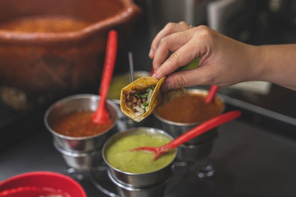 Cómo hacer salsa verde para tacos de suadero