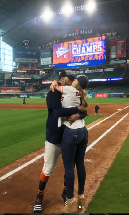 Astros' Carlos Correa wins World Series, proposes to girlfriend