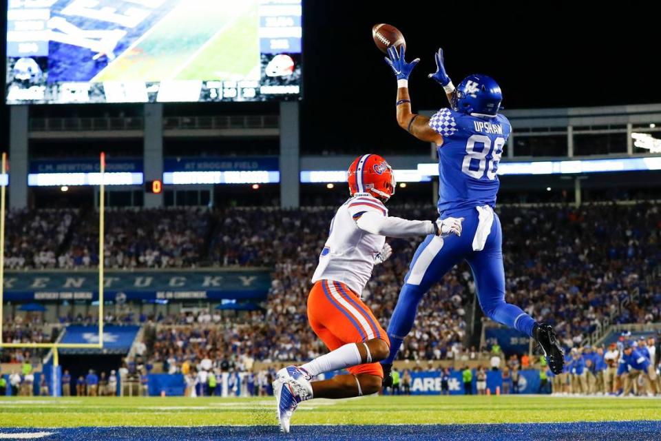 Kentucky tight end Keaton Upshaw (88) scores a touchdown against Florida’s Brad Stewart Jr. during the Gators’ win in Lexington in 2019.