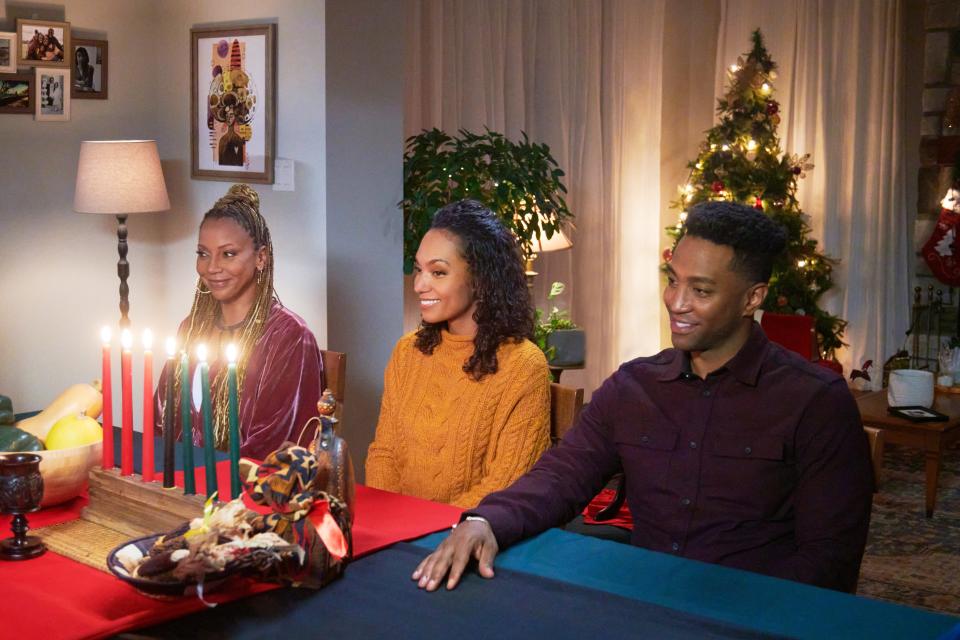 Holly Robinson Peete, Lyndie Greenwood and Brooks Darnell star in "Holiday Heritage," celebrating both Christmas and Kwanzaa.