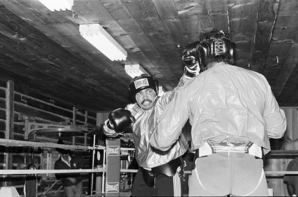 1980: He Fights Larry Holmes