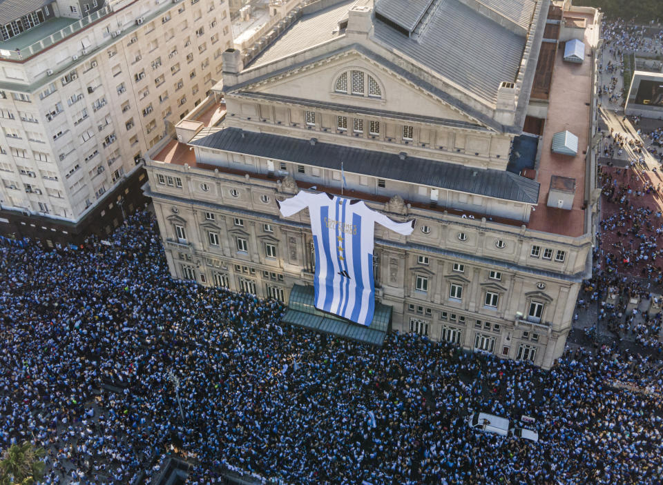 BUENOS AIRES, ARGENTINA - DECEMBER 18:In this aerial view, fans of Argentina celebrate the FIFA World Cup Qatar 2022 win against France on December 18, 2022 in Buenos Aires, Argentina. (Photo by Marcelo Endelli/Getty Images)