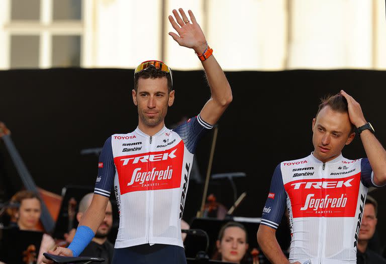 Vincenzo Nibali, la máxima esperanza de los italianos para la versión 104ª del Giro; el líder del equipo Trek-Segafredo llega con poco rodaje, a raíz de una fractura en una muñeca.