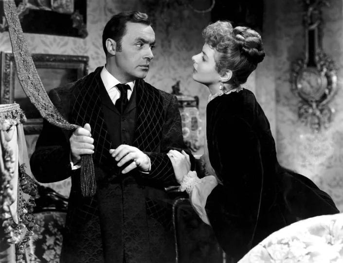 Charles Boyer and Ingrid Bergman star in Gaslight, 1944 (Mgm/Kobal/Shutterstock)