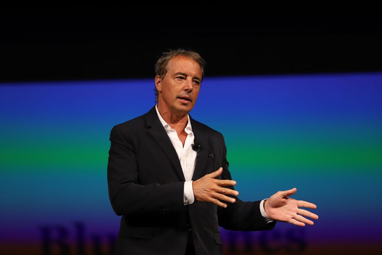 Blue Zones founder Dan Buettner explain the Blue Zones initiative at the The Salvation Army Ray and Joan Kroc Center in south Phoenix on March 28. The initiative aims to build lived environments to encourage healthy behaviors daily.