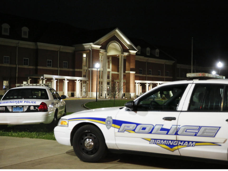 An der Huffman High School in Birmingham fielen Schüsse. (Bild-Copyright: Brynn Anderson/AP Photo)