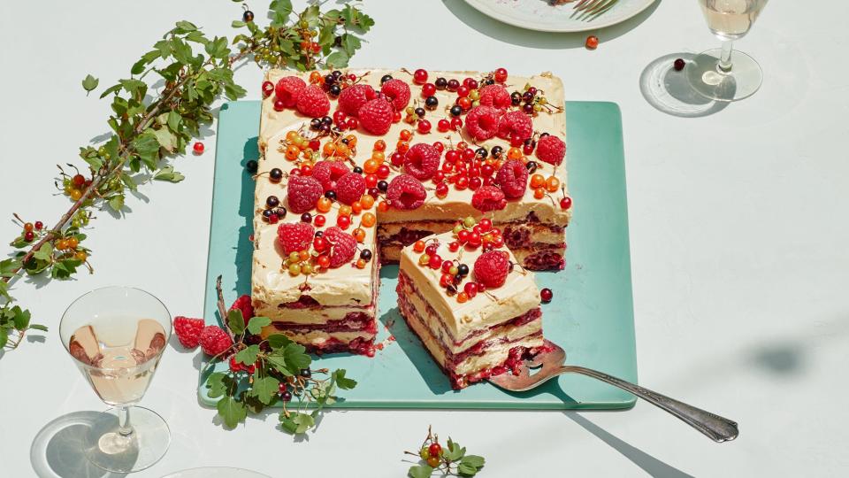 Ginger-Raspberry Icebox Cake With Caramel Cream