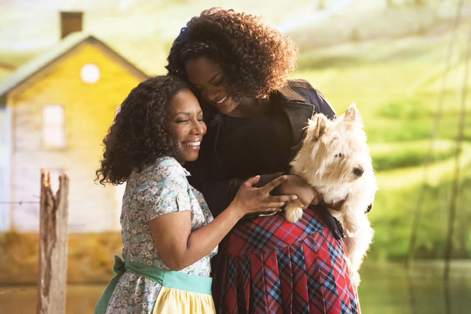 Stephanie Mills as Auntie Em, Shanice Williams as Dorothy