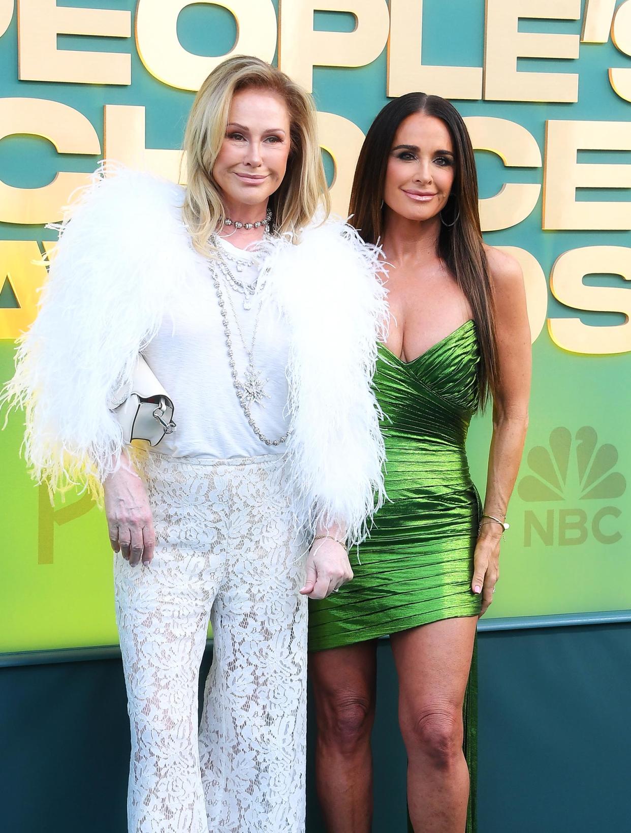 Kathy Hilton Thinks Kyle Richards Has Been Thinking About Mauricio Umansky Split for Years 508