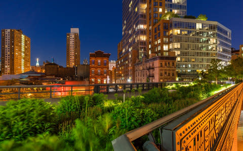 The High Line on a summer evening at the intersection of 10th Ave and 17th St - Credit: francois-roux /iStockphoto