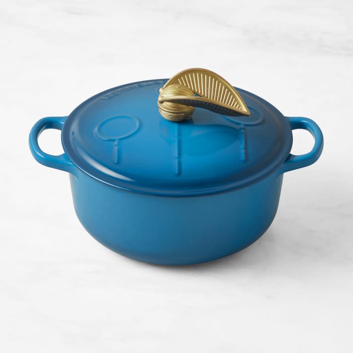 Le Creuset Quidditch Signature Round Dutch Oven ('Multiple' Murder Victims Found in Calif. Home / 'Multiple' Murder Victims Found in Calif. Home)