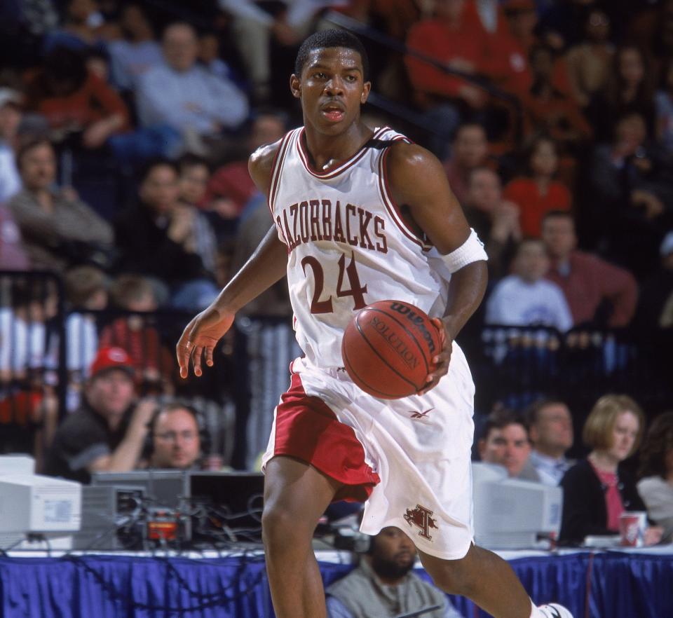 9 Mar 2001: Joe Johnson #24 of the Akansas Razorbacks dribbles the ball during the South Eastern Conference Tournament Game against the <a class="link " href="https://sports.yahoo.com/ncaaw/teams/la-lafayette/" data-i13n="sec:content-canvas;subsec:anchor_text;elm:context_link" data-ylk="slk:Louisiana;sec:content-canvas;subsec:anchor_text;elm:context_link;itc:0">Louisiana</a> State Tigers at the Gaylord Entertainment Center in Nashville, Tennessee. The Razorbacks defeated the Tigers 77-72.Mandatory Credit: Andy Lyons /Allsport