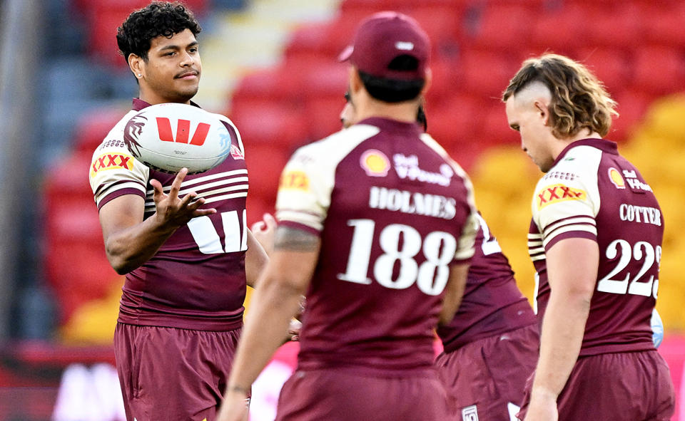 Selwyn Cobbo with Queensland Maroons teammates.