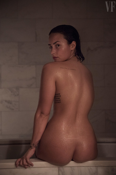 Best Demi Lovato Porn - Demi Lovato Goes Naked and Un-Retouched In the Name of Body Confidence