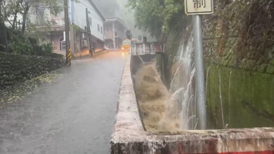 宜蘭大雨來襲釀災情，累積雨量突破800毫米。