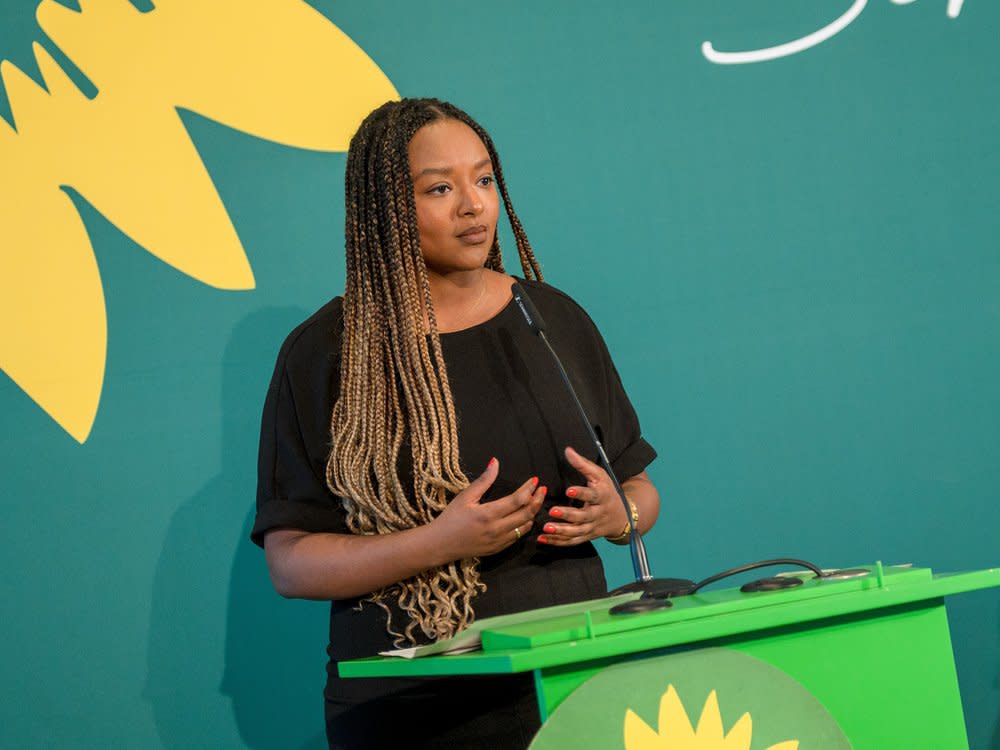 Aminata Touré will Politik für Menschen zugänglicher machen. (Bild: penofoto/Shutterstock.com)