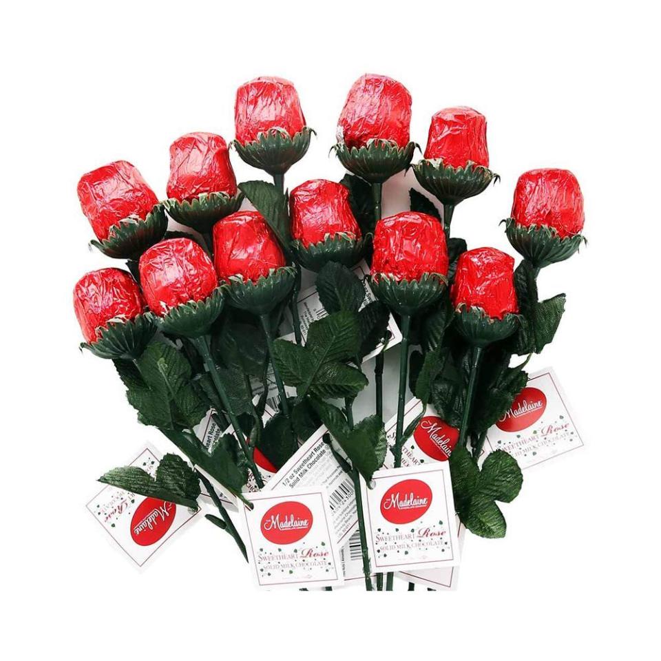 23) Chocolate One Dozen Red Sweetheart Roses
