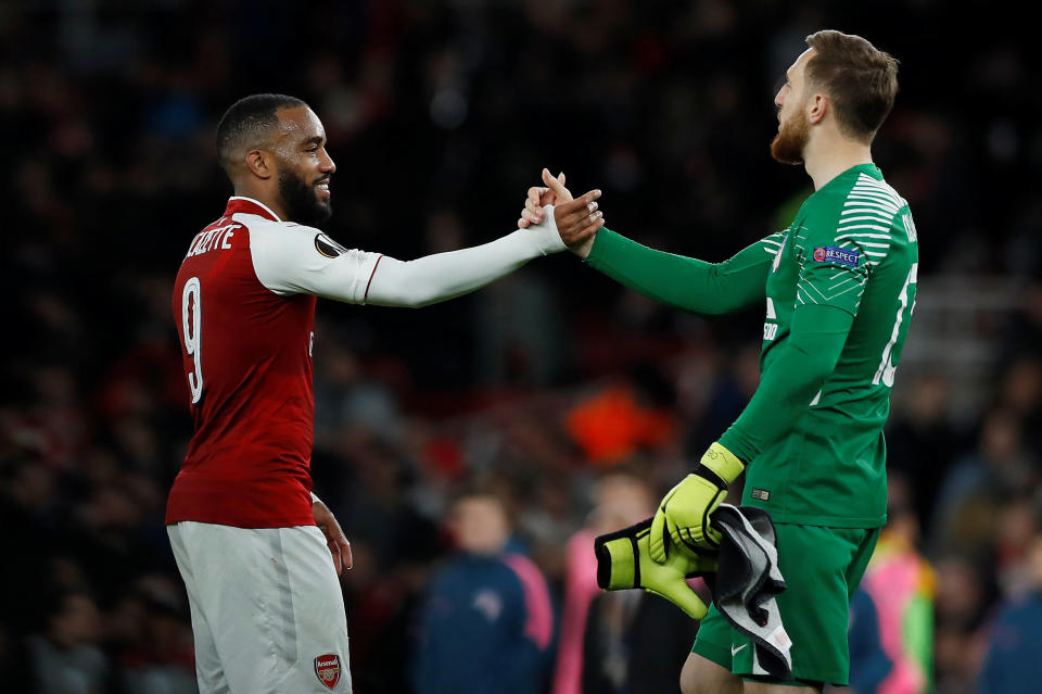 <p>Soccer Football – Europa League Semi Final First Leg – Arsenal vs Atletico Madrid – Emirates Stadium, London, Britain – April 26, 2018 Arsenal’s Alexandre Lacazette shakes hands with Atletico Madrid’s Jan Oblak at the end of the match Action Images via Reuters/Andrew Couldridge </p>