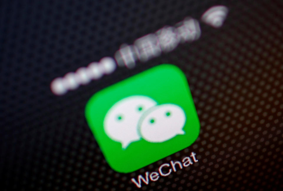 La imagen muestra la aplicación de WeChat en un smartphone. REUTERS/Petar Kujundzic/Illustration/File Photo