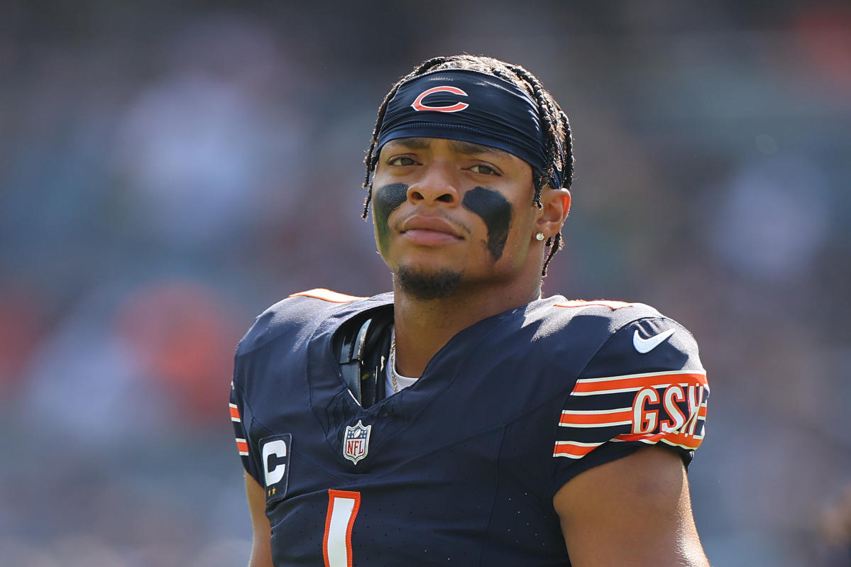 Justin Fields' best NFL game overshadowed by Bears' meltdown vs. Broncos 