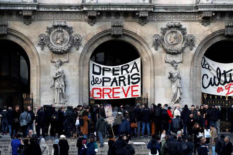France faces its twentieth consecutive day of strikes