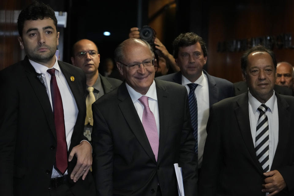 Brazil's Vice President-elect Geraldo Alckmin arrives to the Federal Senate for transition talks ahead of the inauguration of President-elect Luiz Inacio Lula da Silva in Brasilia, Brazil, Thursday, Nov. 3, 2022. Da Silvia will be sworn-in on Nov. 1 for his third term as president. (AP Photo/Eraldo Peres)