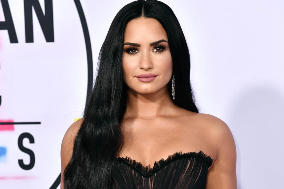Demi Lovato, 2017 American Music Awards