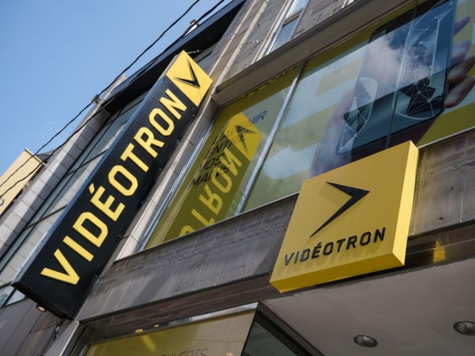 A Videotron Store As High Yield Debt Sale Nears Record
