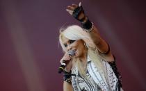 Doro erlebt momentan ihren dritten oder vierten Karrierefrühling. Weltweit geschätzt und bestens vernetzt in den erlauchtesten Heavy-Metal-Kreisen, steht Doro, die eng mit Motörheads Lemmy Kilmister befreundet war, heute wieder in der ersten Reihe. Als Duettpartnerin ist sie besonders gefragt. (Bild: Alexandre Loureiro/Getty Images)