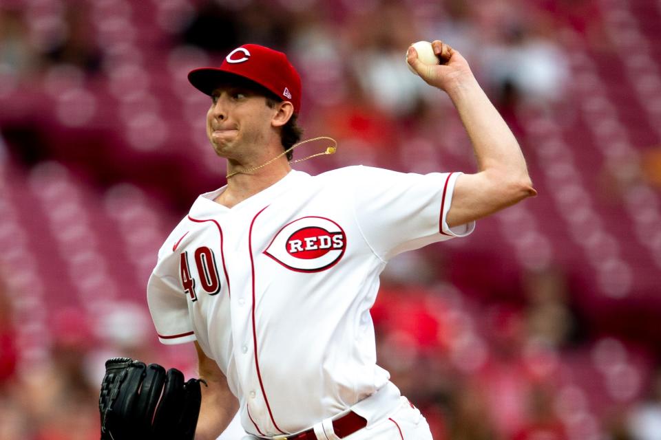 Cincinnati Reds starting pitcher Nick Lodolo (40) delivers a pitch in the second inning of the MLB baseball game between the Cincinnati Reds and the Miami Marlins at Great American Ball Park in Cincinnati on Monday, July 25, 2022.