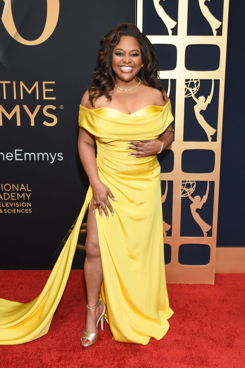 Sherri Shepherd, yellow Sergio Hudson gown, celebrity style, Daytime Emmy Awards 2023, Dec. 15, Los Angeles 