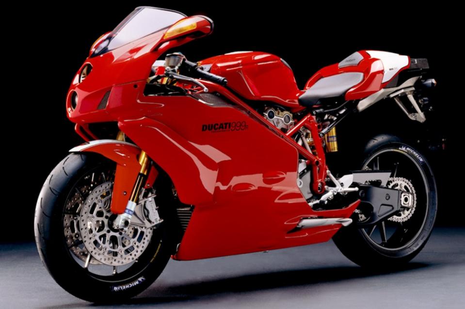 DUCATI 999R。