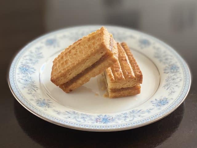 婦女喜愛吃高糖高熱量食物，例如「花生夾心酥」。（示意圖／photo-AC）