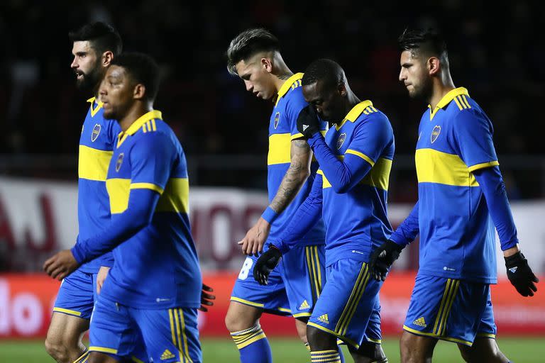 Preocupación y miradas al piso, síntomas de Boca en la derrota ante Argentinos por la Liga Profesional de Fútbol.