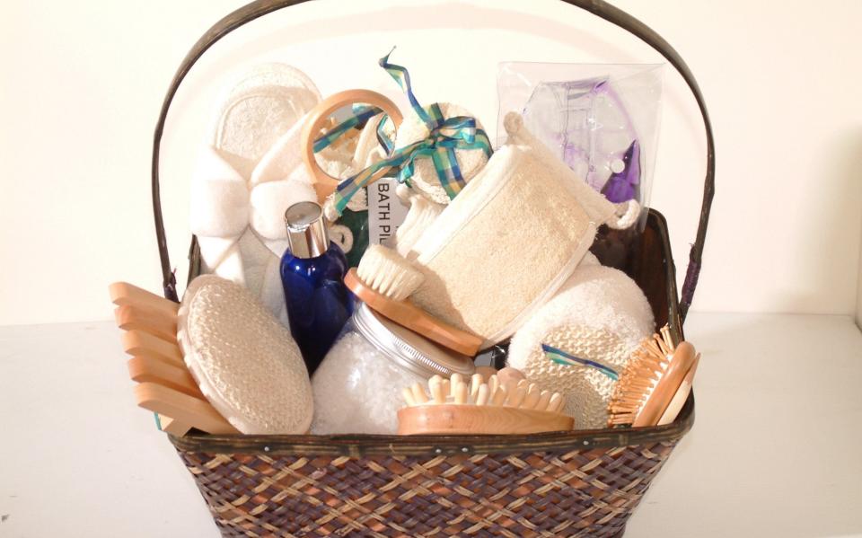 Basket of bath items - soapman