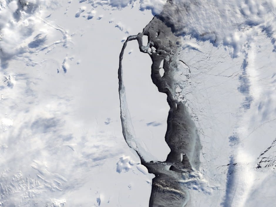 antarctica iceberg a68 satellite photo nasa