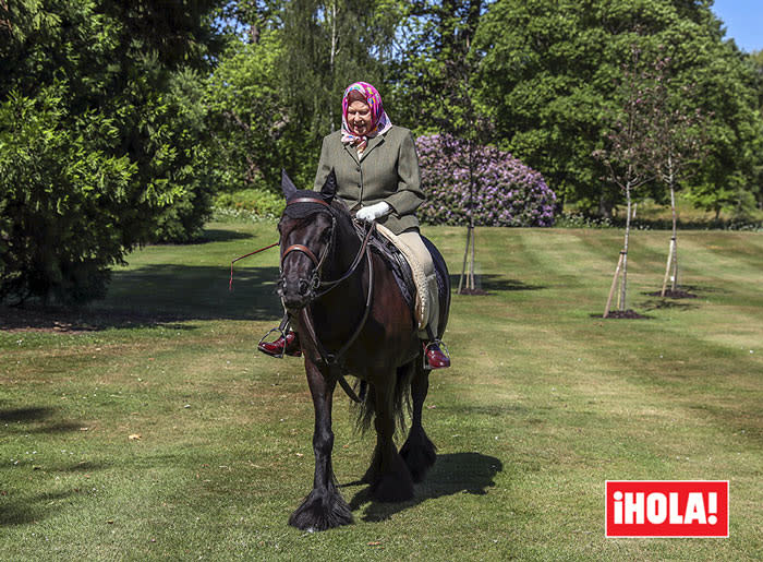 Isabel II a caballo