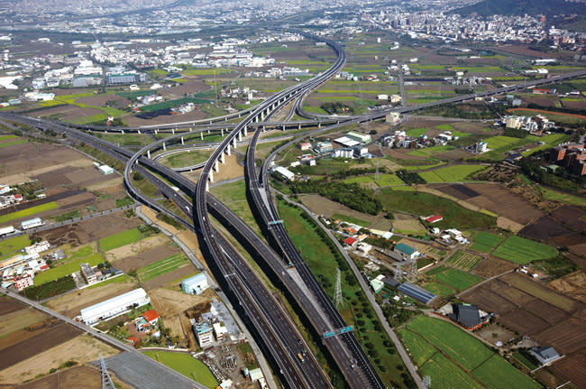 台74線快速道路大里草湖交流道將執行新建工，因此將於5日至13日期間進行夜間施工。（圖為台74線快速道路）   圖：取自高速公路局網站(資料照)