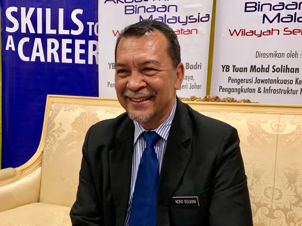 Johor public works, infrastructure and transportation committee chairman Mohd Solihan Badri dismissed any problems in the PH state government on the alleged rumour of dissatisfaction with Datuk Dr Sahruddin Jamal’s leadership. — Picture by Ben Tan