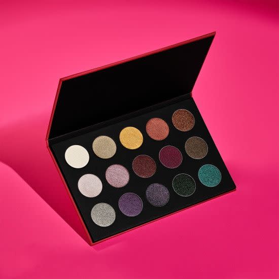 <p>wetnwildbeauty.com</p><p><a href="https://go.redirectingat.com?id=74968X1596630&url=https%3A%2F%2Fwww.wetnwildbeauty.com%2Fthe-metallic-palette.html&sref=https%3A%2F%2Fwww.harpersbazaar.com%2Fbeauty%2Fg37858501%2Fblack-friday-cyber-monday-beauty-deals-2021%2F" rel="nofollow noopener" target="_blank" data-ylk="slk:Shop Now;elm:context_link;itc:0;sec:content-canvas" class="link ">Shop Now</a></p><p>Save up to <a href="https://go.redirectingat.com?id=74968X1596630&url=https%3A%2F%2Fwww.wetnwildbeauty.com%2Fnew.html&sref=https%3A%2F%2Fwww.harpersbazaar.com%2Fbeauty%2Fg37858501%2Fblack-friday-cyber-monday-beauty-deals-2021%2F" rel="nofollow noopener" target="_blank" data-ylk="slk:50 percent off;elm:context_link;itc:0;sec:content-canvas" class="link ">50 percent off</a> sitewide on eyeshadow palettes, makeup brushes, nail color, and more during Wet n Wild's exclusive Cyber Monday sale, using the code WILD50BF at checkout. </p><p><em><strong>Featured item: </strong><em>Wet n Wild The Metallic Palette </em><br></em></p>